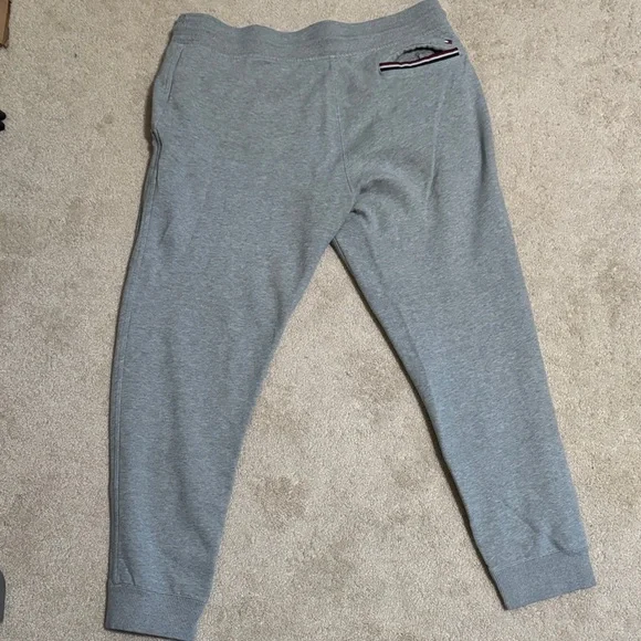 Men's Tommy Hilfiger Gray Sweatpants - Picture 2 of 4
